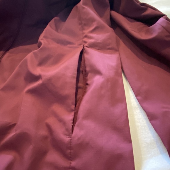 Uniqlo Lightweight Packable Jacket - Picture 6 of 8